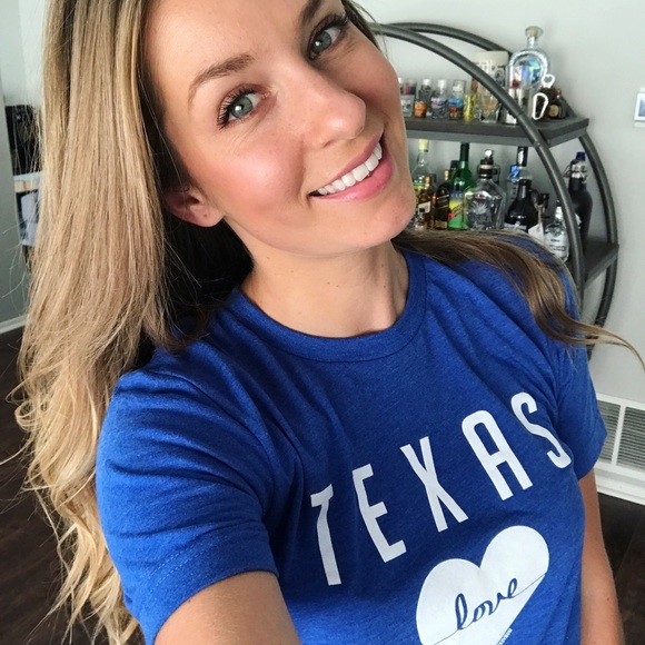 Meet your Posher, Kat - Picture 3 of 3